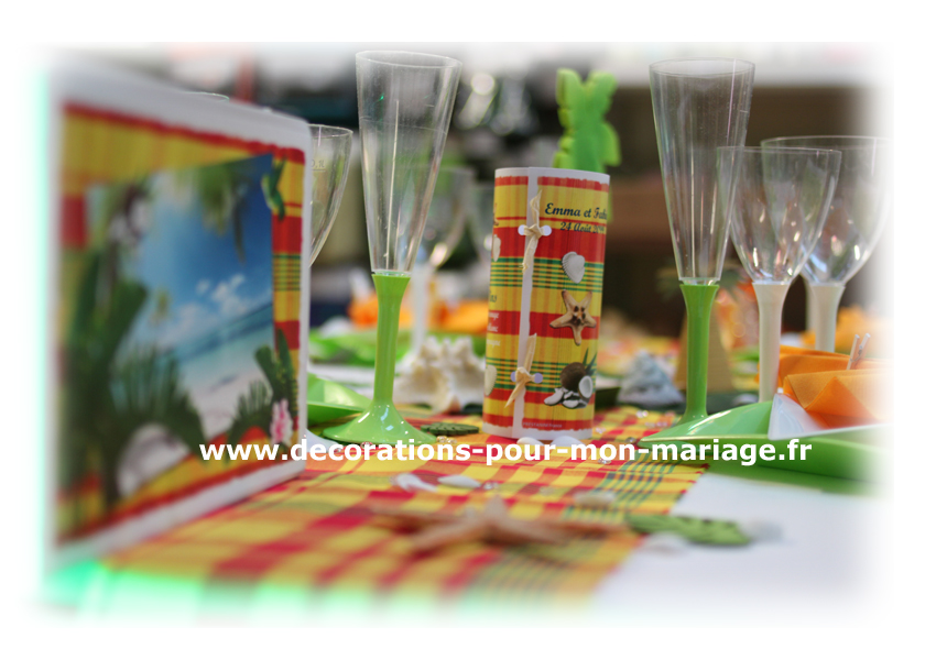decorations-pour-mariage-antillais-mixte-madras-menu-urne-personnalises
